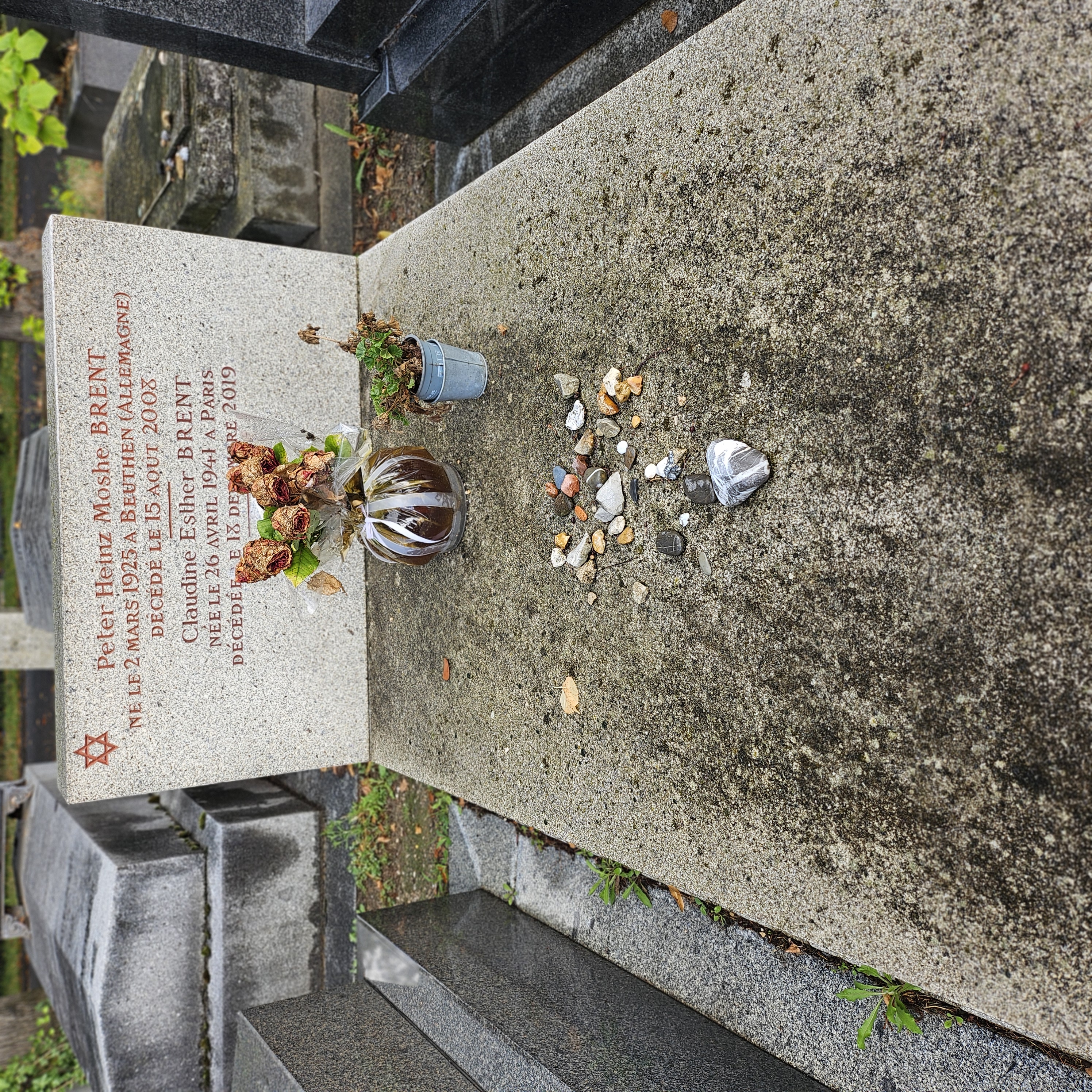 Tombe de Claudine Auger (dite Oger)