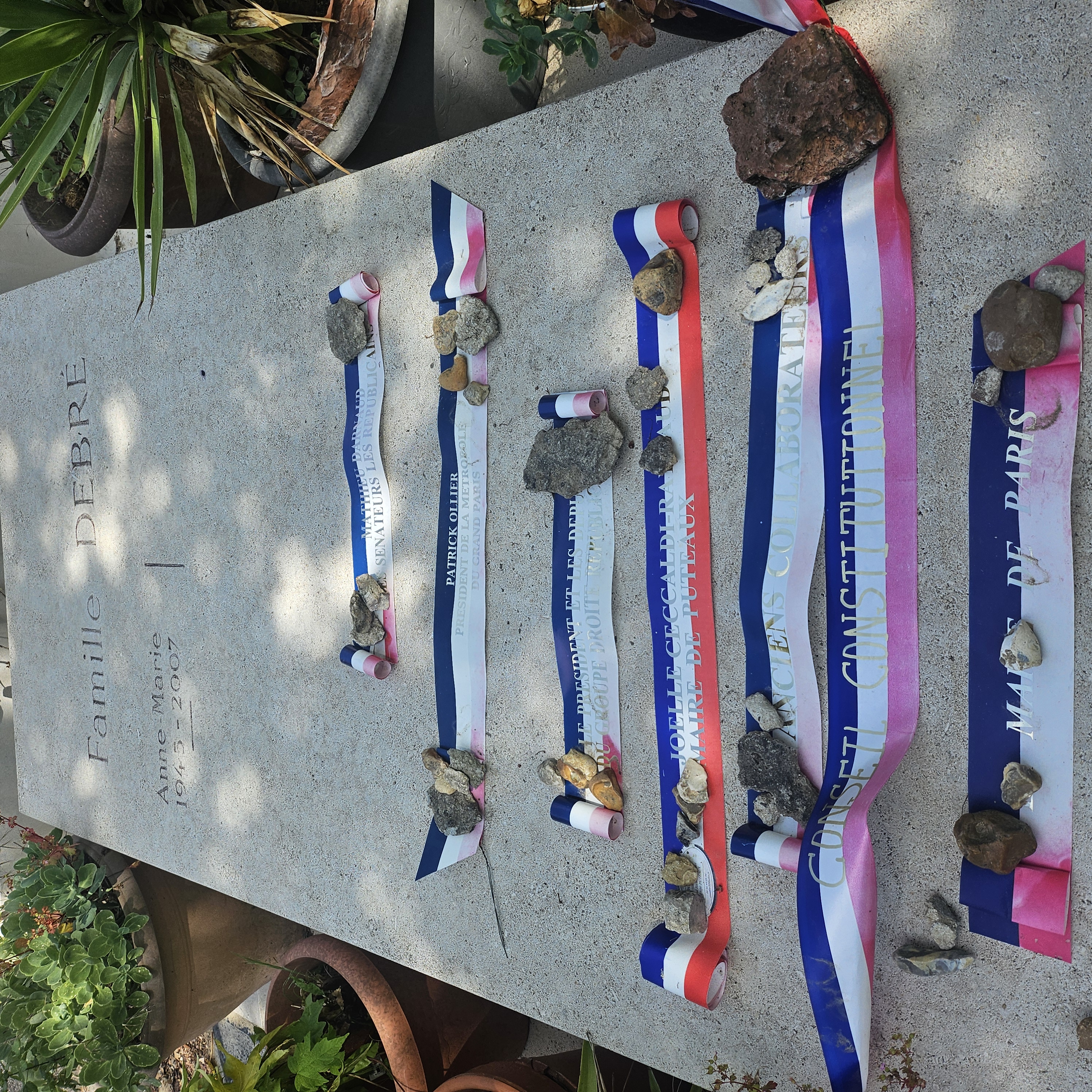 Tombe de Jean-Louis Debr&eacute; au cimeti&egrave;re du Montparnasse