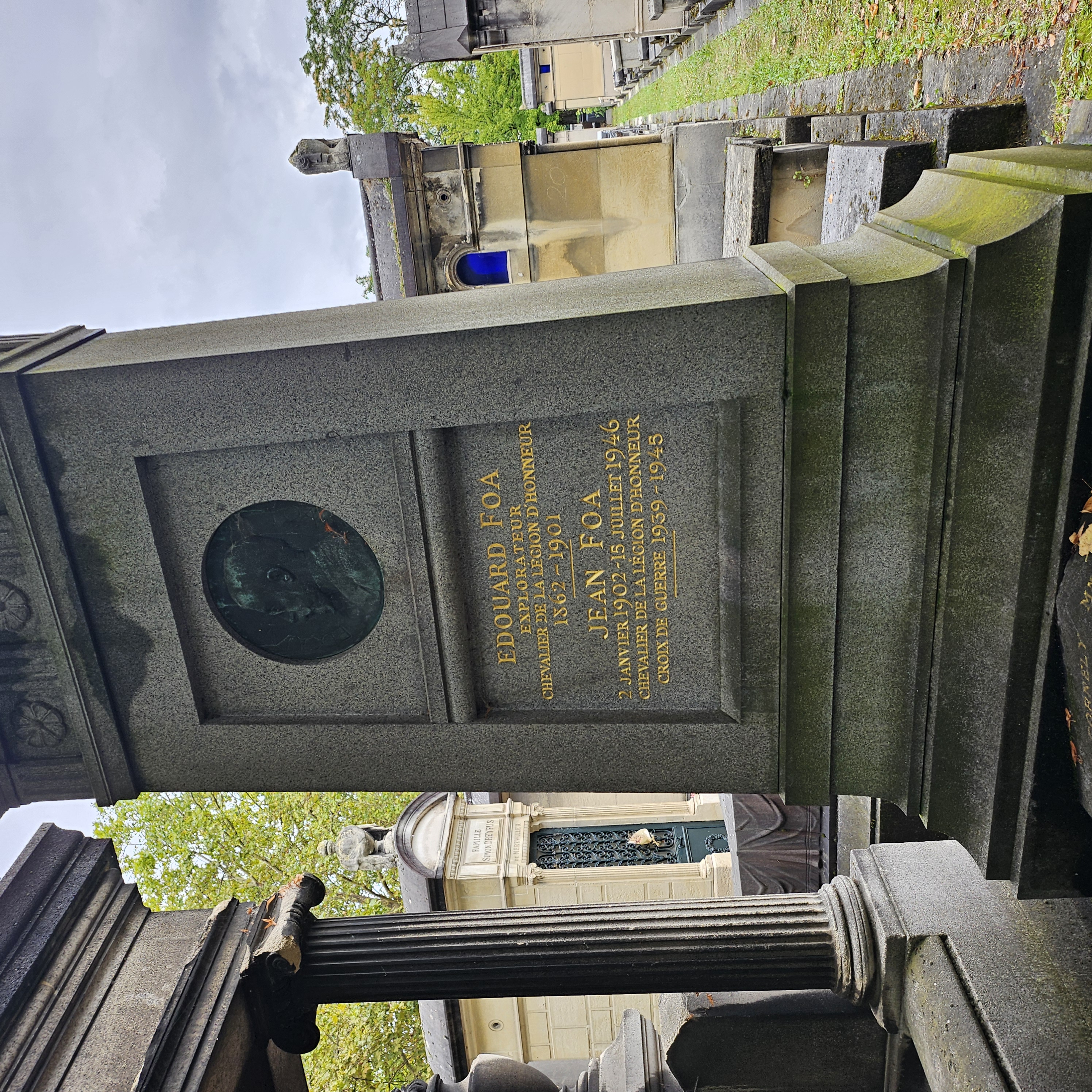 Tombe d'&Eacute;douard Fo&agrave; au cimeti&egrave;re du Montparnasse