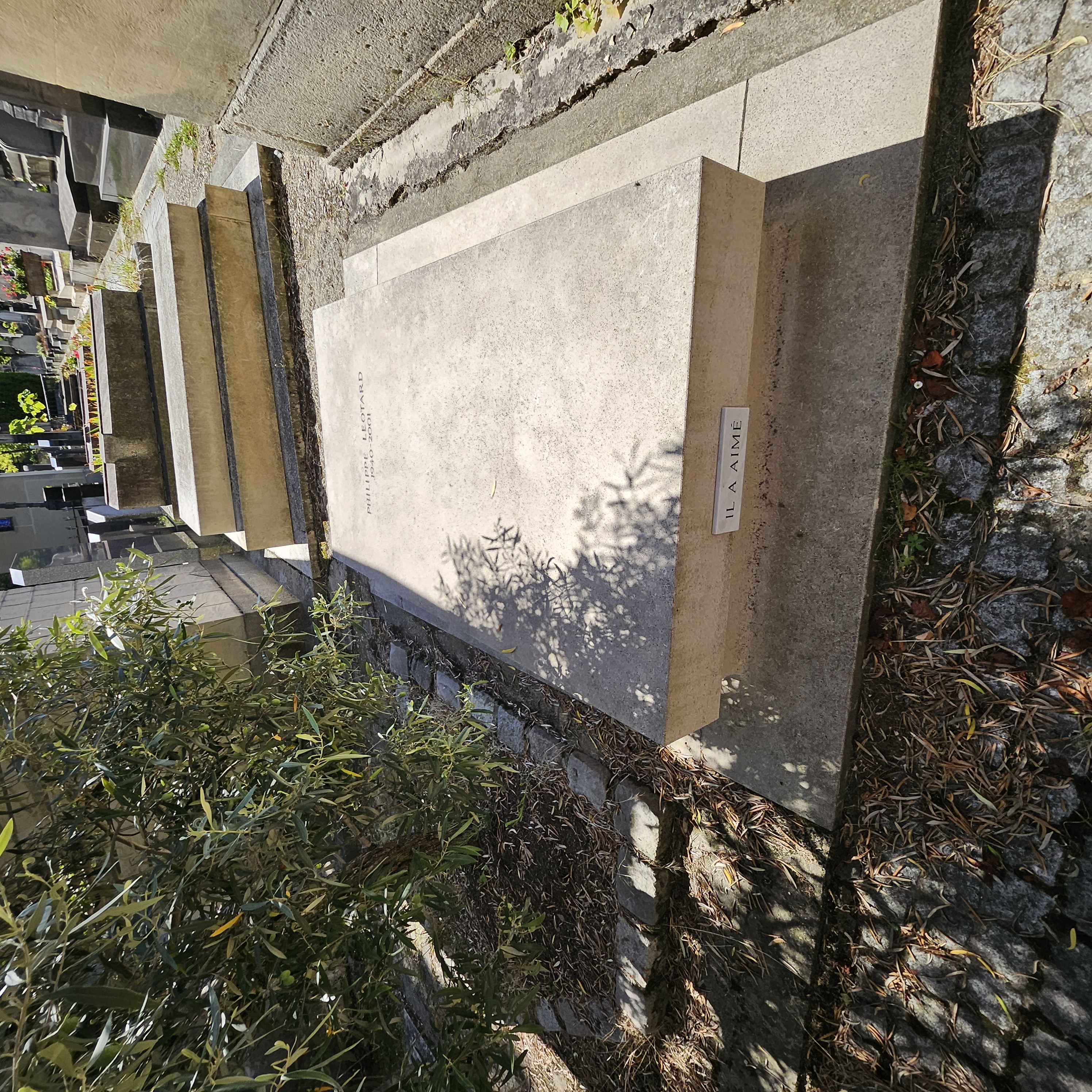 Tombe de Philippe Léotard au cimetière du Montparnasse à Paris