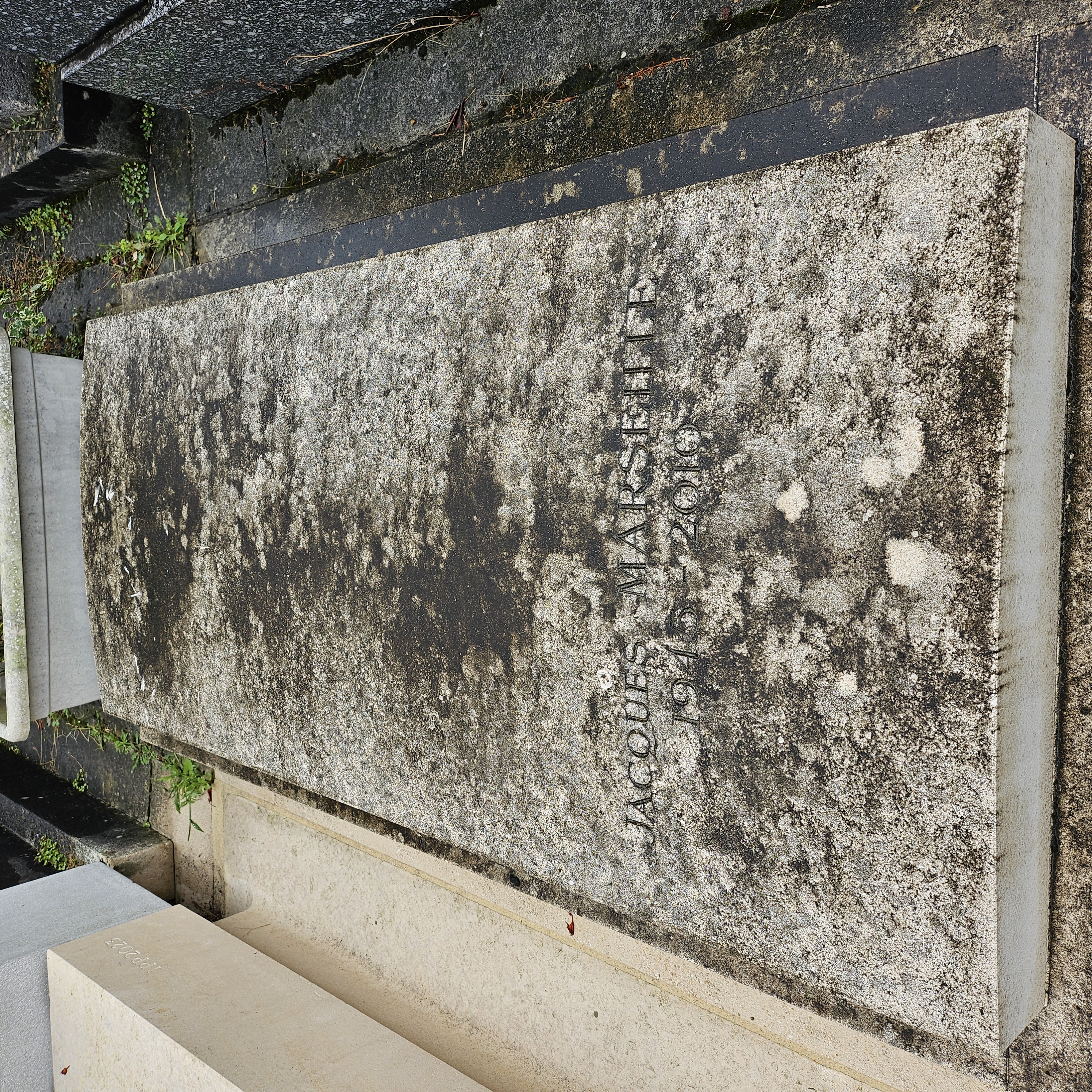 Tombe de Jacques Marseille au cimeti&egrave;re du Montparnasse