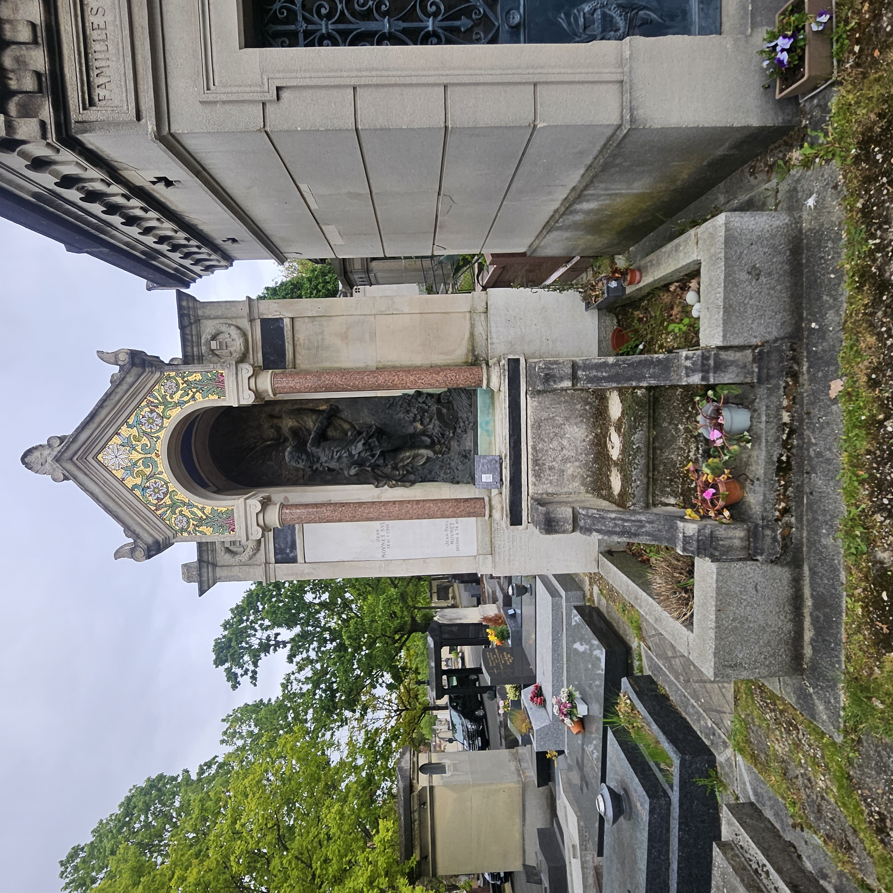 Tombe au cimeti&egrave;re du Montparnasse