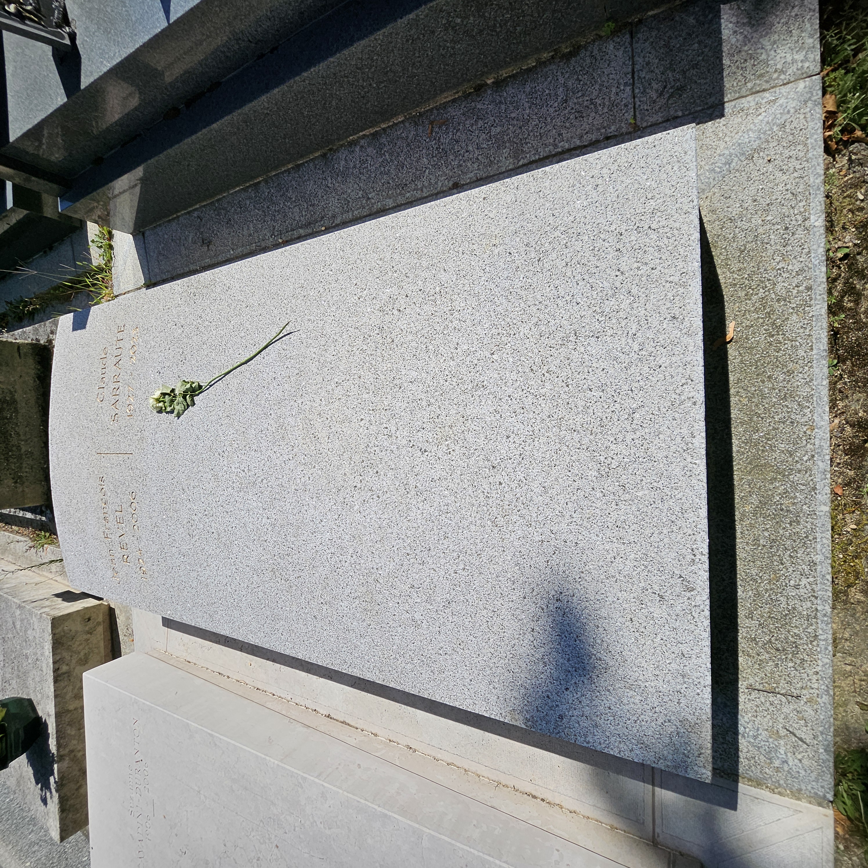 Tombe de Jean-Fran&ccedil;ois Revel