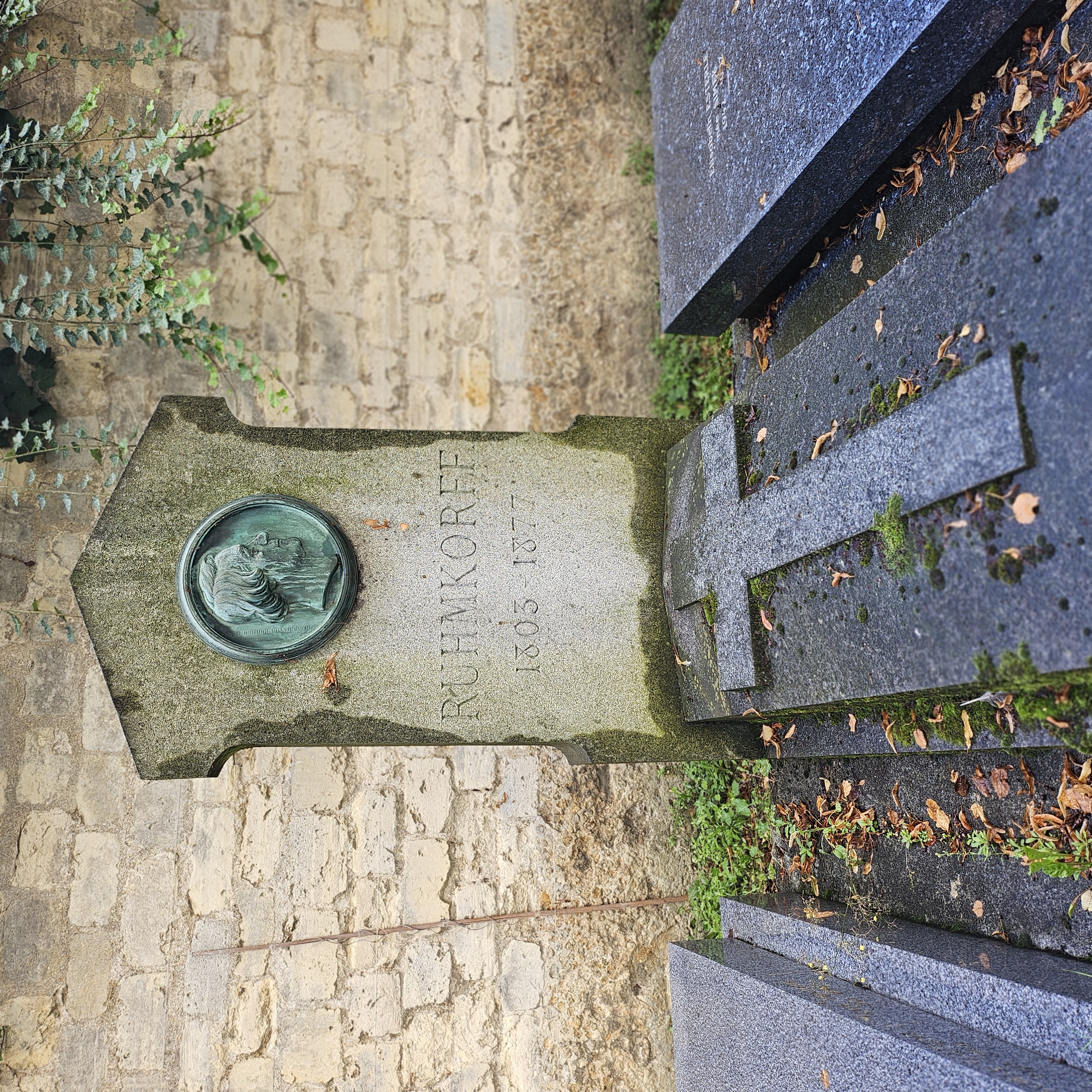 Tombe de Heinrich-Daniel Ruhmkorff